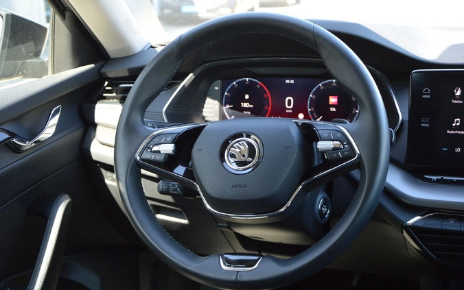Skoda Octavia cena 109900 przebieg: 75411, rok produkcji 2021 z Dęblin małe 436